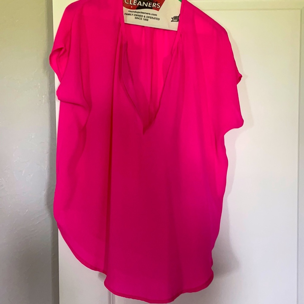 Hot pink flowie top